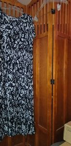 Crinkle dress black & white. "2/$12 sale"